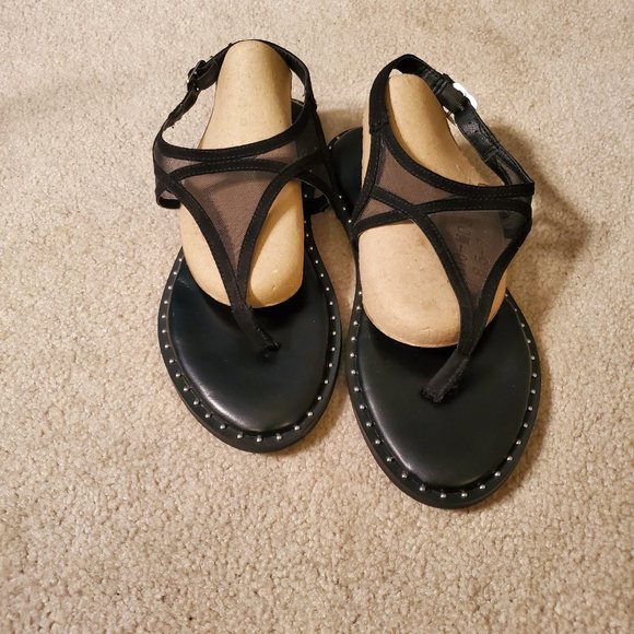 Torrid Black Studded T-Strap Sandal 8 Wide - Picture 2 of 8